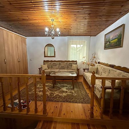 Geri Guesthouse Gjirokastër Eksteriør bilde