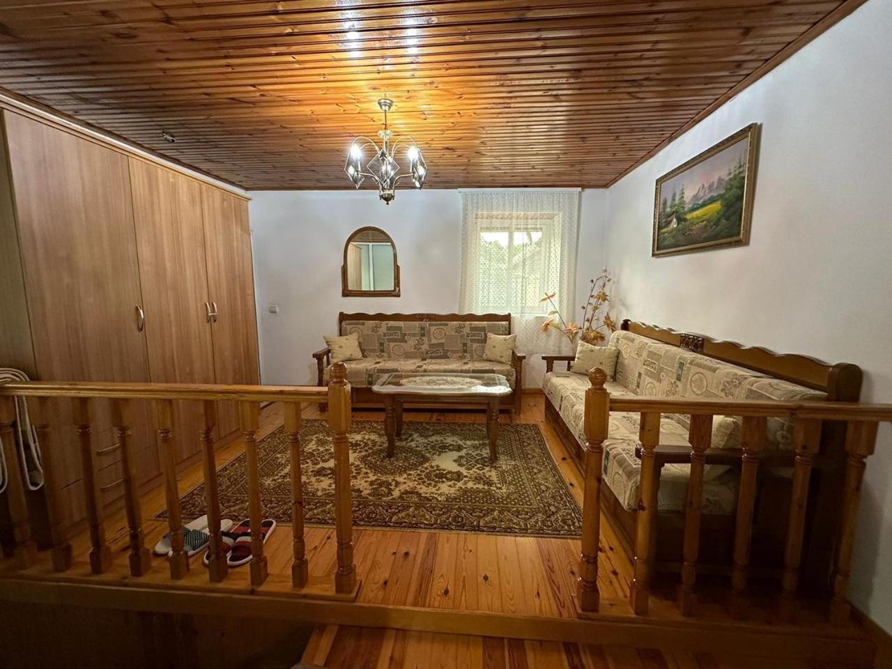 Geri Guesthouse Gjirokastër Eksteriør bilde