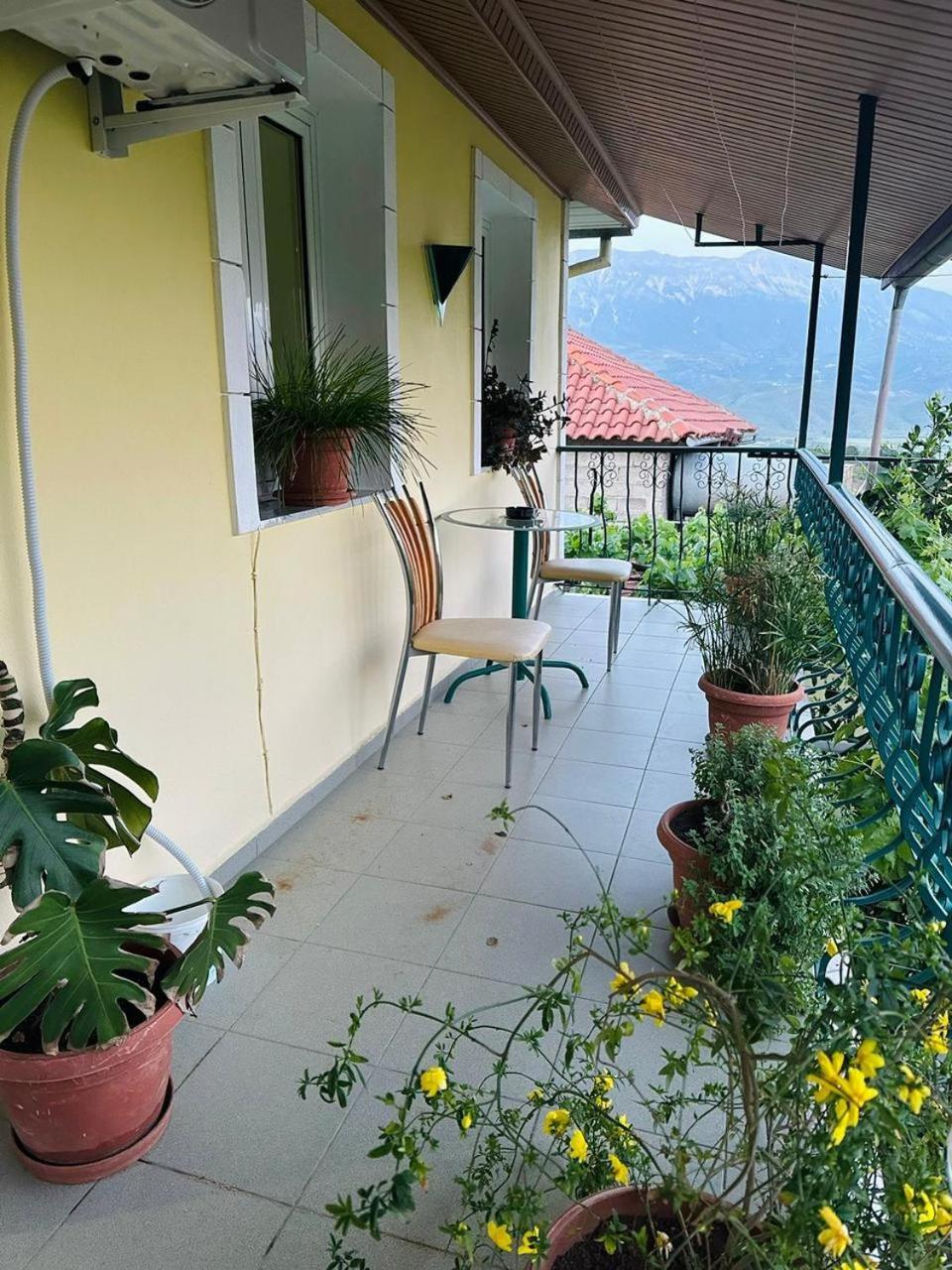 Geri Guesthouse Gjirokastër Eksteriør bilde